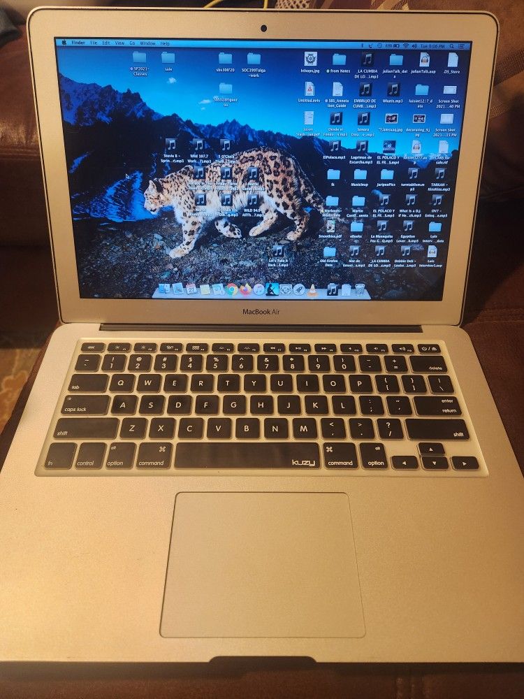 Macbook Air. 13in. 2012