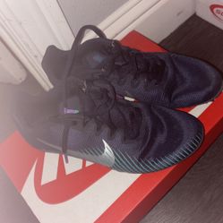Nike Soccer Shoes Size 6