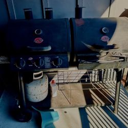 Char-Griller Flex Fuel Plus 3-in-1 Gas & Charcoal Grill – $70