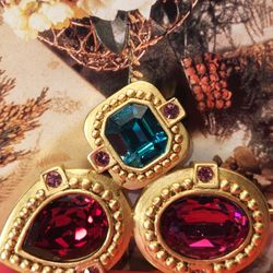 #1619, VINTAGE SIGNED OSCAR DE LA RENTA LARGE FACETED CRYSTAL MATTE GOLD BROOCH, PIN
