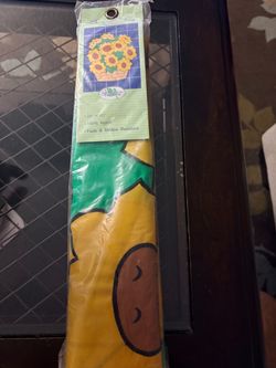 NEW Garden Treasures Sunflower Nylon Garden Flag
