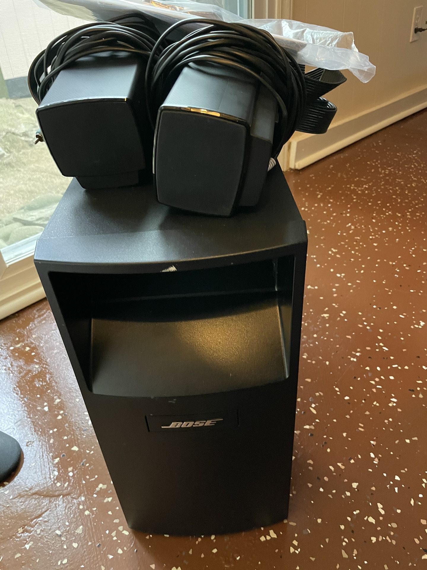 Bose Home Entertainment System With Stands 