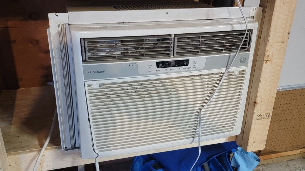 Air Conditioner Huge 18,000 Btus