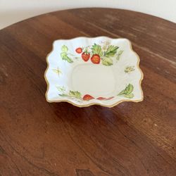 Queen's Fine Bone China Virginia Strawberry Plate Trinket Dish