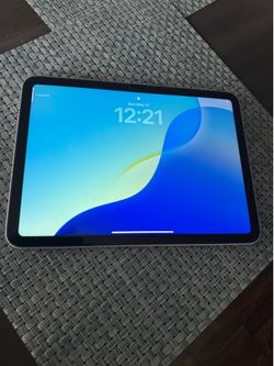 iPad 10th Generation Excellent Condition 64GB Under Apple Warranty
