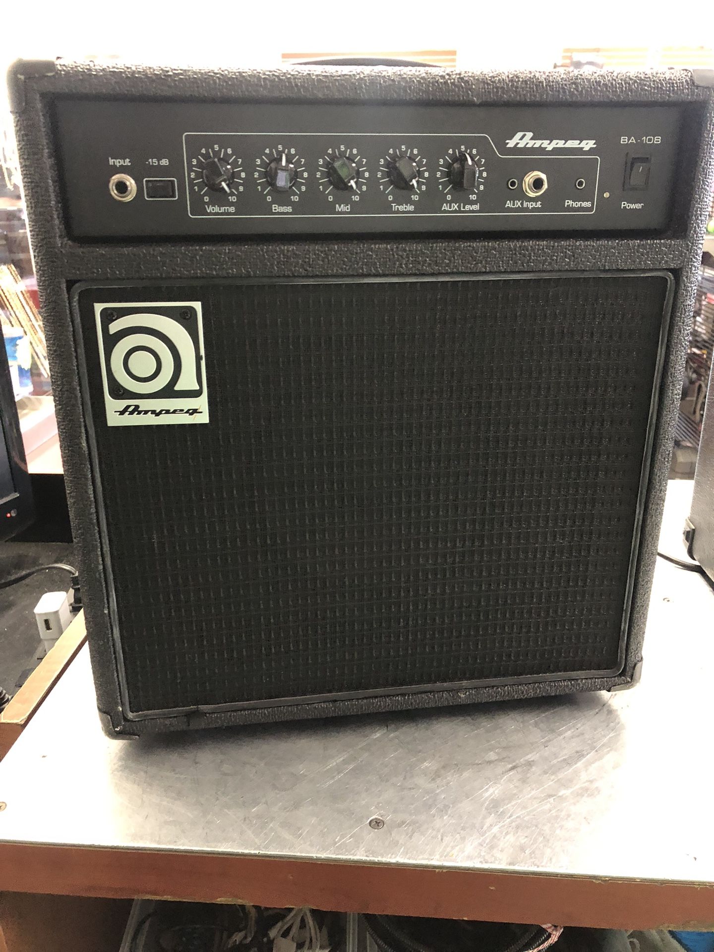 96091 Ampeg BA-108 2 Channel Combo Bass Amp 590526