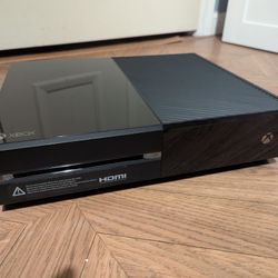 Xbox One Full Set w/ Kinect + Games, Controller & Headset