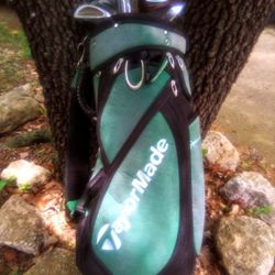 TaylorMade Golf Bag With A Set Of International Classic 3 Golf Clubs