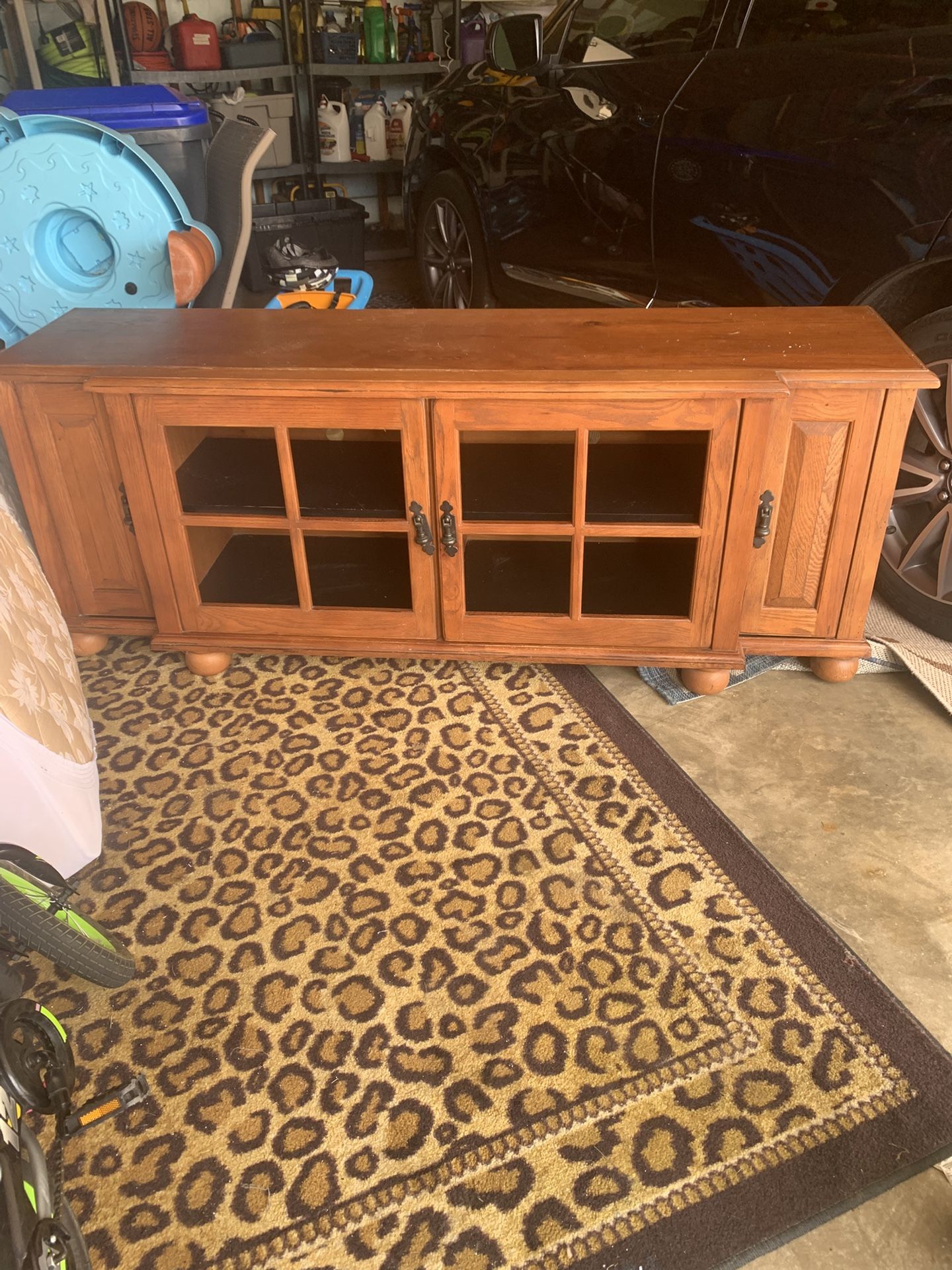 Entertainment center