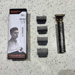 Trimmers Equipped With Close Cutting T Blade