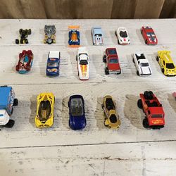 Hot Wheels - Lot 18 pieces 
