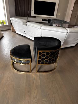 Modern Chair With Ottoman