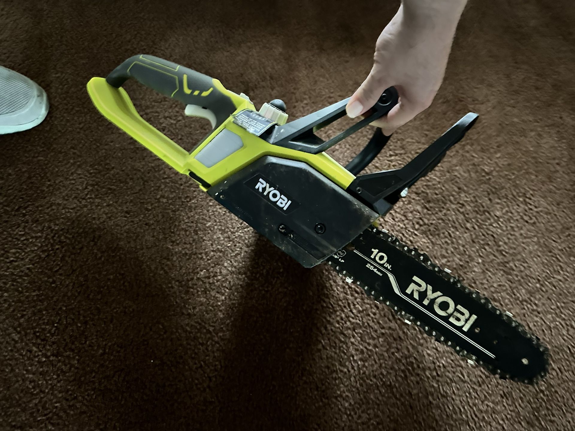 Ryobi 10 in Battery Chainsaw