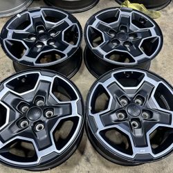 (4) Used Jeep Gladiator rubicon wheels 5x127 wrangler sahara grand cherokee 17”