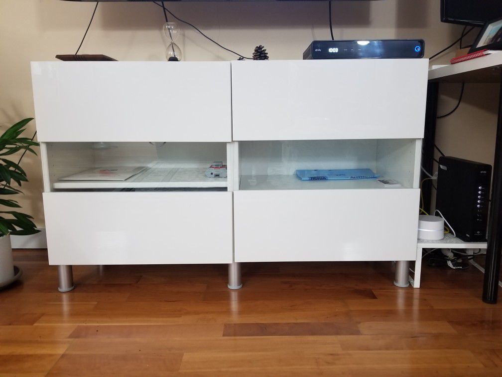 Storage combination unit with decorative glass doors and 2 shelves