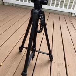 Brand New Ravelli Tripod 