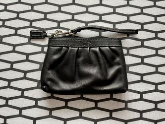 Coach Wristlet In Black Leather