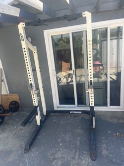 Squat rack
