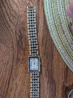Camelot vintage Quartz Watch Silver Tone Bracelet Band ladies