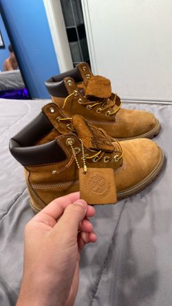 Boys timberland boots size 6