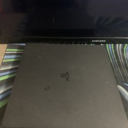 $80 Working PS4 with 2 controllers and HDMI cord and power cord