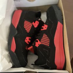Jordan 4 Retro
