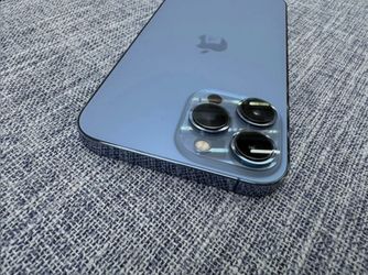 Apple iPhone Pro Triple Camera Smartphone