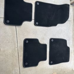 Audi Q8 Floor Mats -New