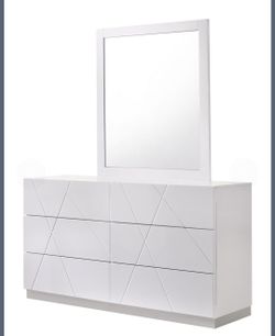 J&M NAPLES DRESSER AND MIRROR