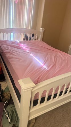 Full size bed with mattress