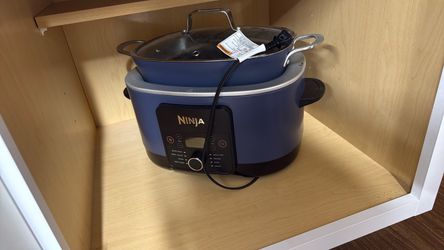 Ninja Multi-Cooker with Lid