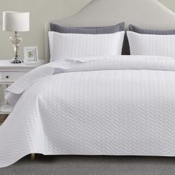 New Maple&Stone White Quilt Set King Size, Lightweight Bedspread Chevron Pattern Coverlet Bedding 