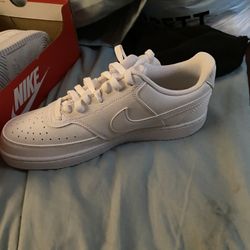 Women’s Nike Shoes(New) Size 8.5