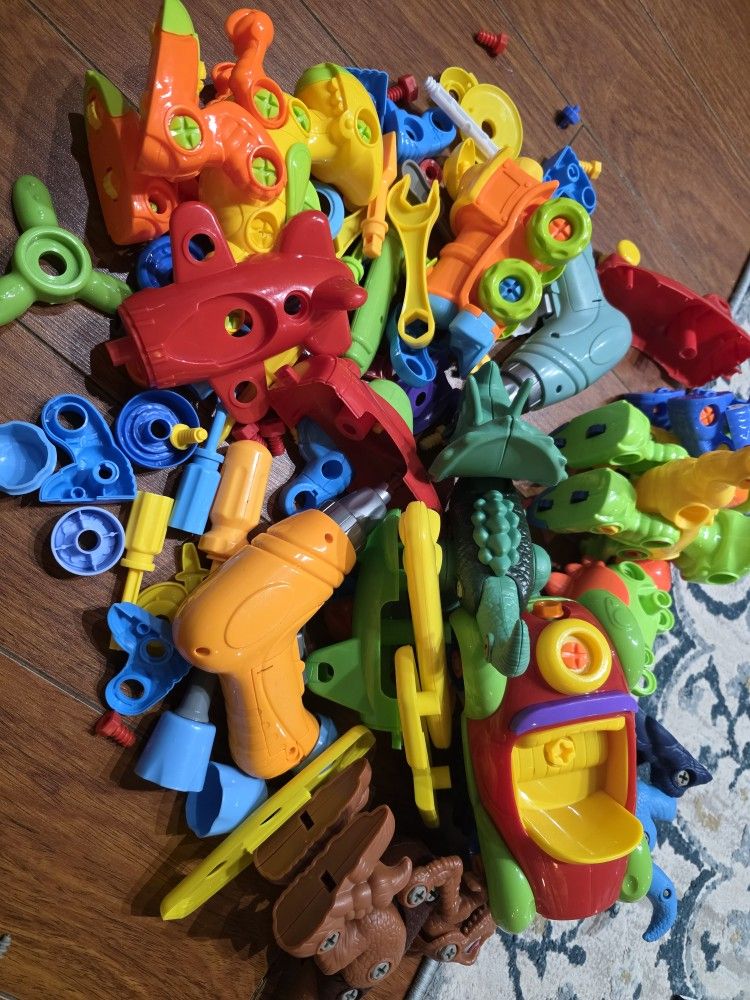 Stem Dinosaur / Car- Used (Spokane)