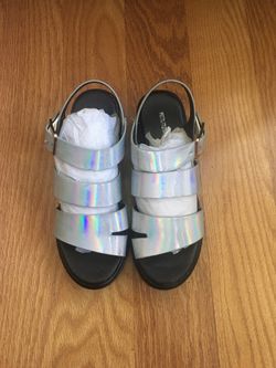Pretty sandals Size 8