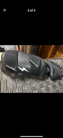 Youth Bruce Bolt Leg Guard