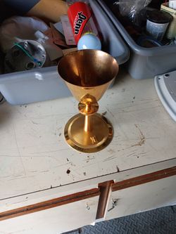 Chalice with the cross on itt