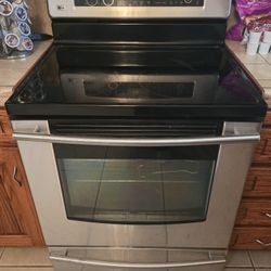 LG Electric Range Listing Details
Suggested Title: LG 30-inch Stainless Steel Electric Range - Smooth Top & Self-Cleaning