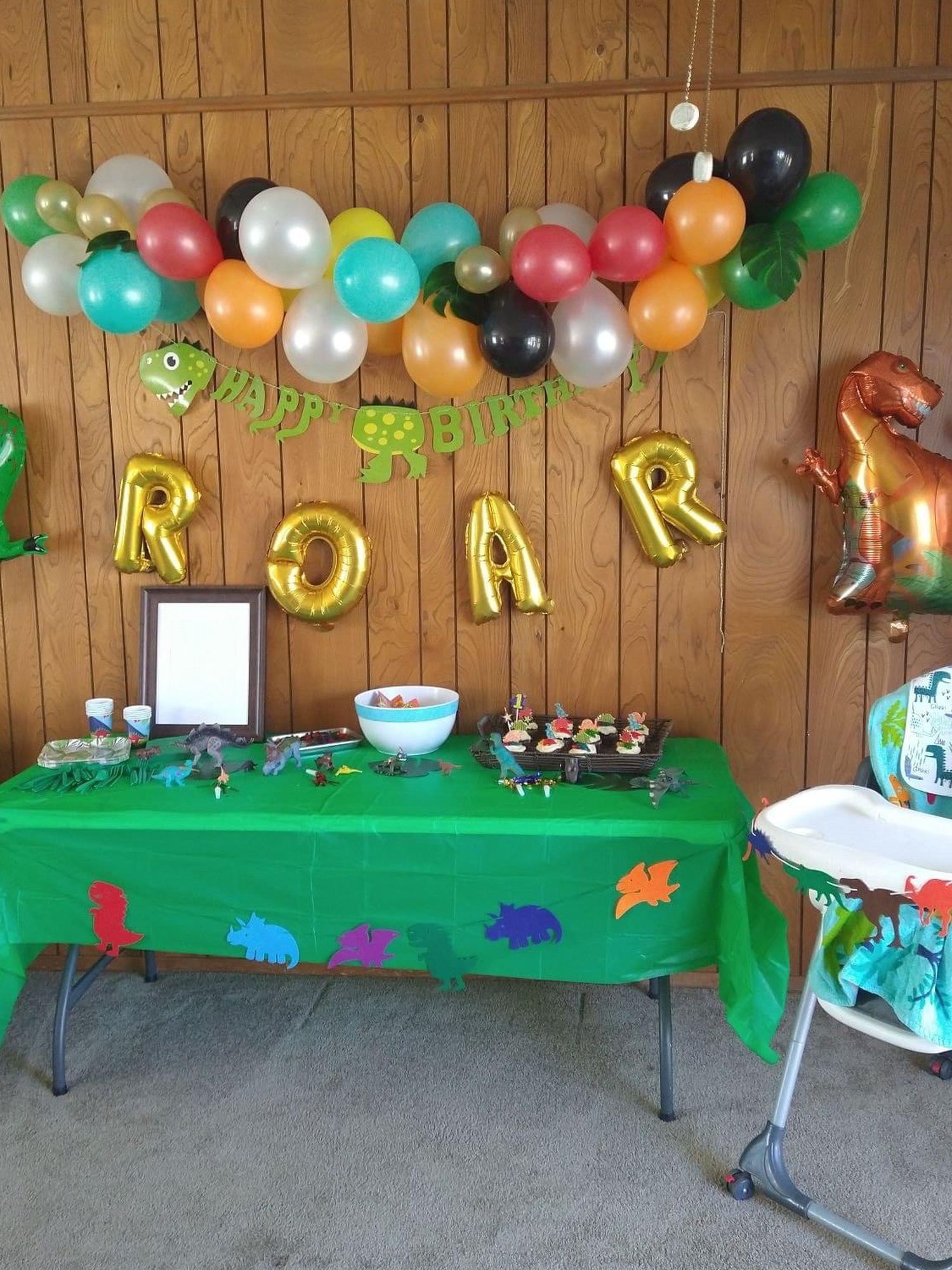 Dino Themed Party Decorations