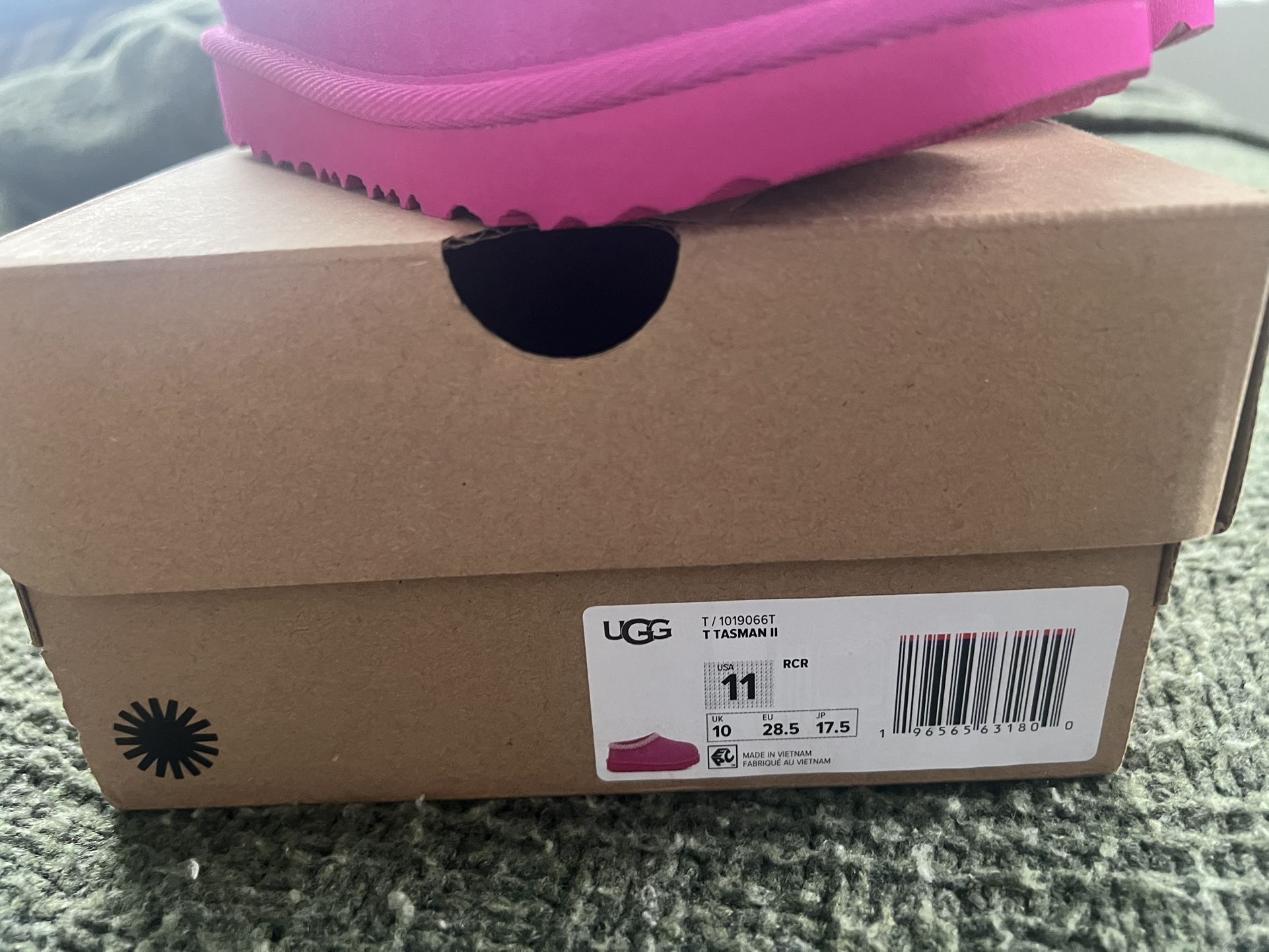 New Size 11 Youth Pink Uggs