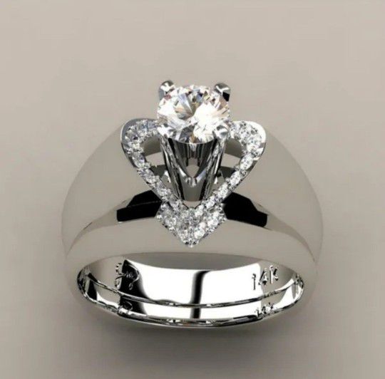 Beautiful Womens Heart Shaped  Engagement Ring Set