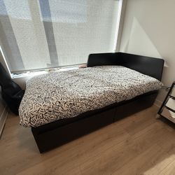 Twin Daybed opens to King, 2 mattresses, 2 drawers