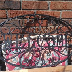 Metal "Welcome" Decorative Sign