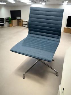Herman Miller Eames Aluminum Group Armless Side Chair – From $800 📦 Florida