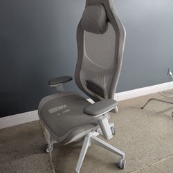 Fractal Design Refine Gaming Chair