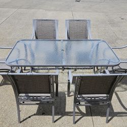 Patio Table & 6 Chairs

