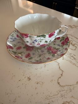 Vintage Royal Cotswolds tea cup & saucer.