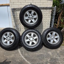 GMC/CHEVROLET RIMS AND TIRES 
