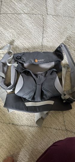 Ergobaby carrier front and back facing
