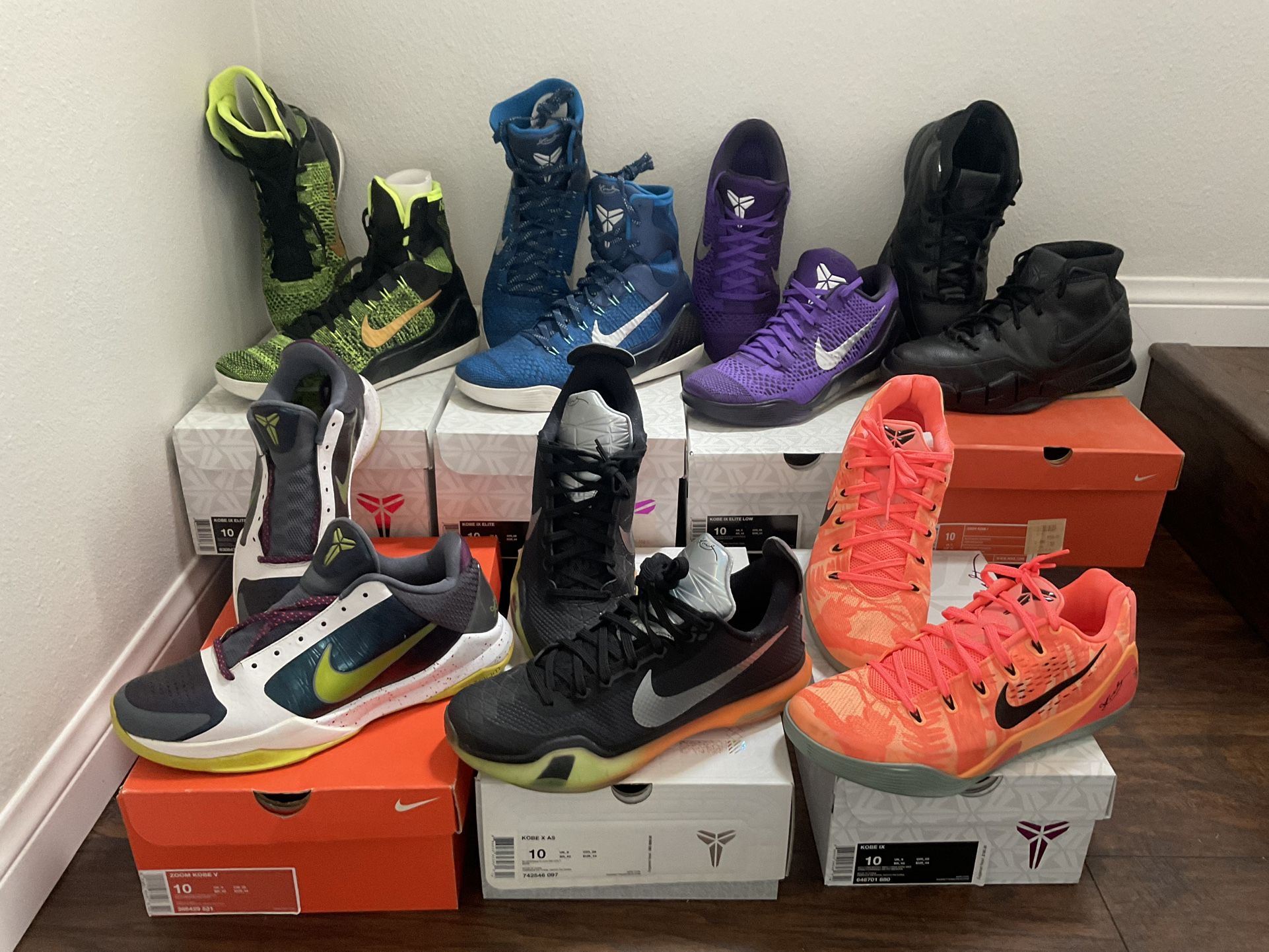 FLASH SALE Nike Kobe Collection Kobe I 1 Black Mamba - Kobe 5 V Chaos Joker - Kobe IX 9 Elite Brave Blue Kobe IX 9 Elite Volt
